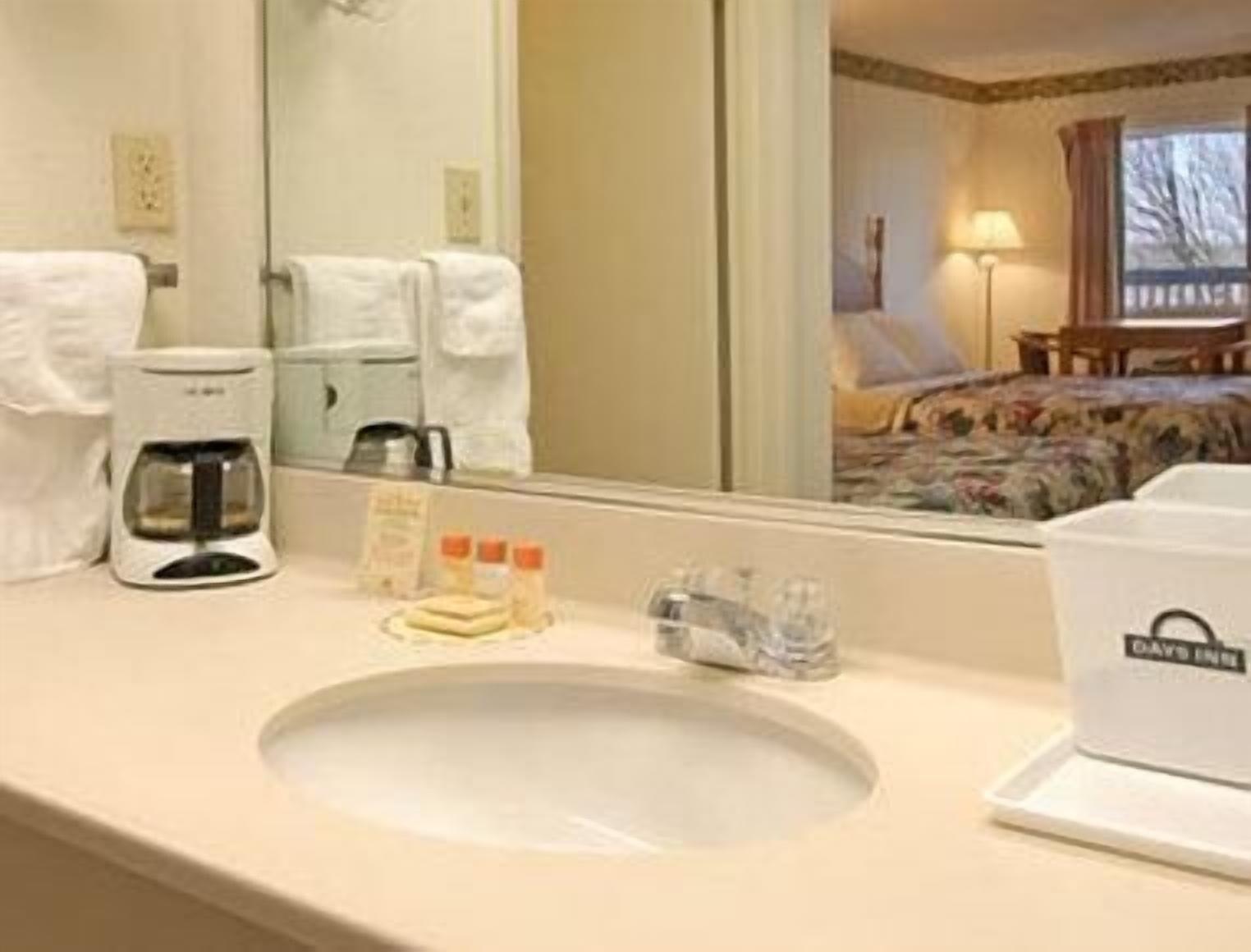 Days Inn By Wyndham Opelika Rum bild